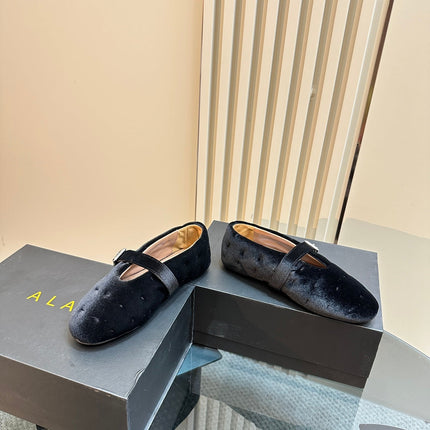 ALAIA BALLET FLATS IN BLACK VELVET