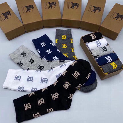 BURBERRY 26S CREW SOCKS 562579 (1 BOX)