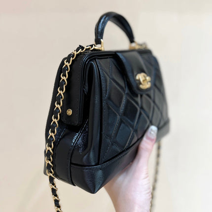 MEDIUM TOP HANDLE BAG 23 IN BLACK OIL-WAX LAMBSKIN GOLD HARDWARE