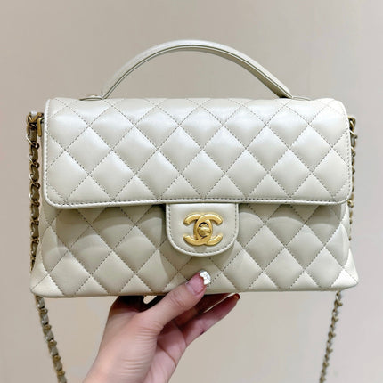 QUILTED FLAP BAG WITH HANDLE 26 IN BEIGE LAMBSKIN GOLD PLATED METAL