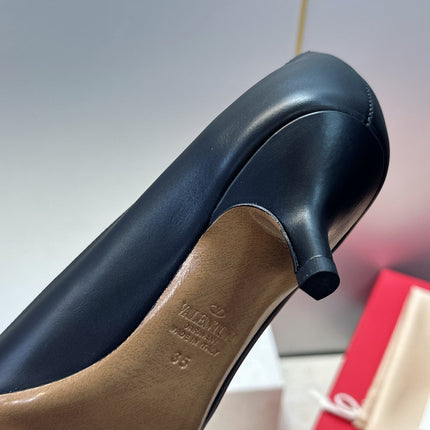VALENTINO 26S HIGH HEELS 40 MM IN BLACK CALFSKIN