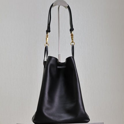POCHON BUCKET BAG 30 IN BLACK LAMBSKIN GOLD HARDWARE