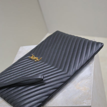 CLUTCH 36 IN BLACK QUILTED CALFSKIN GOLD BUCKLE