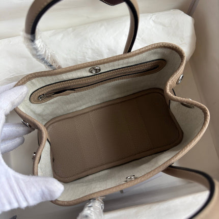 HM 25S GARDEN PARTY 23 CM IN WARM BEIGE TOGO